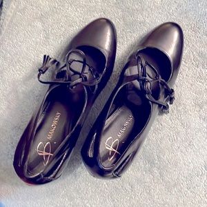 B.Makowsky ghillie tie shoes